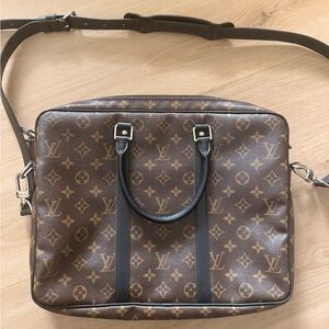 Authentic LOUIS VUITTON
Monogram Macassar Porte Documents-Voyage PM